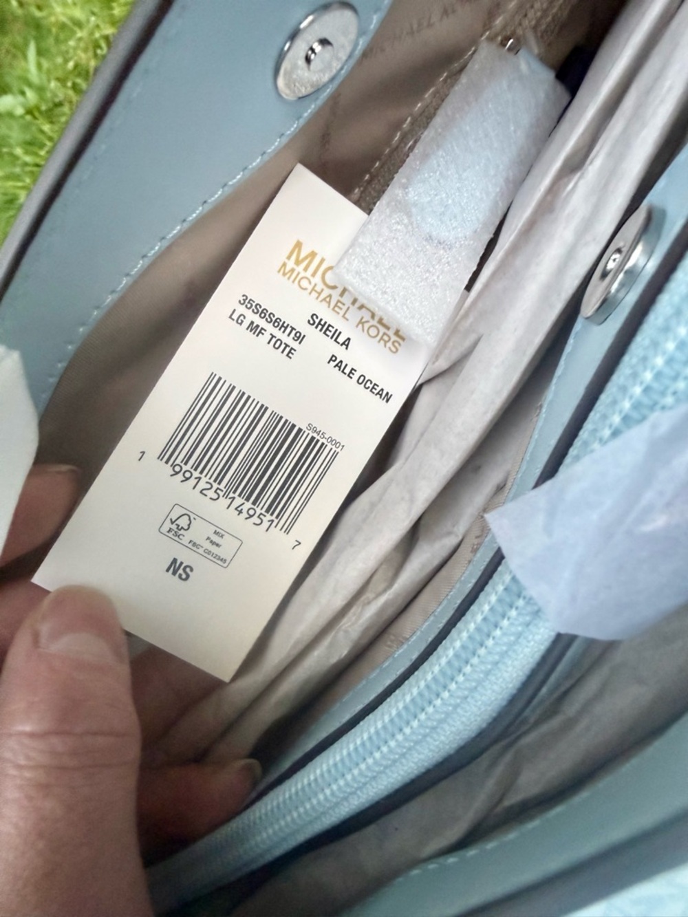 Michael Kors Baby Blue Signature Tote Set with Wristlet & crossbody - Picture 6 of 11